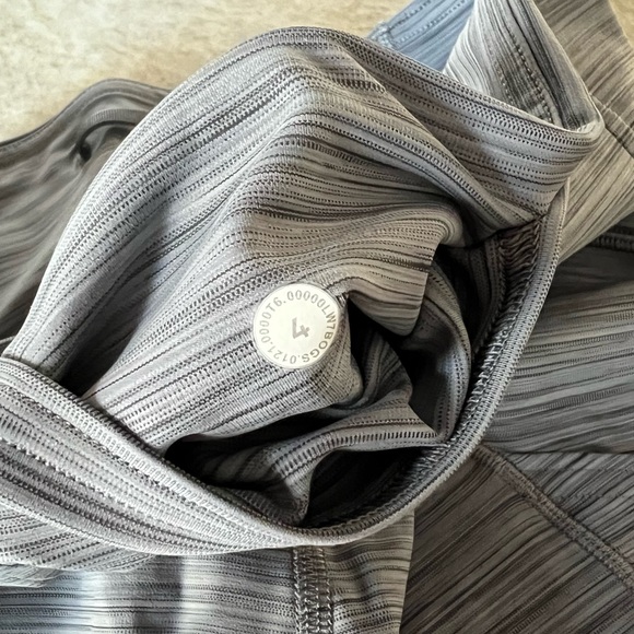 Lululemon Fast And Free Short 6" Grey Size 4 - Picture 6 of 6